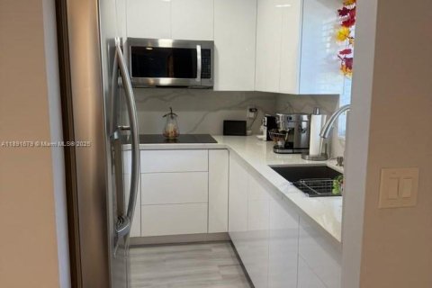 Townhouse in Homestead, Florida 2 bedrooms, 80.64 sq.m. № 1943711 - photo 13