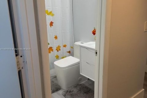 Townhouse in Homestead, Florida 2 bedrooms, 80.64 sq.m. № 1943711 - photo 16