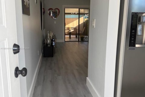 Townhouse in Homestead, Florida 2 bedrooms, 80.64 sq.m. № 1943711 - photo 9
