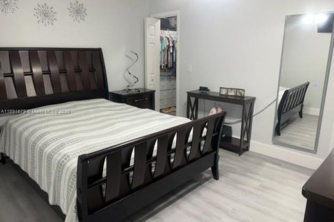 Townhouse in Homestead, Florida 2 bedrooms, 80.64 sq.m. № 1943711 - photo 23