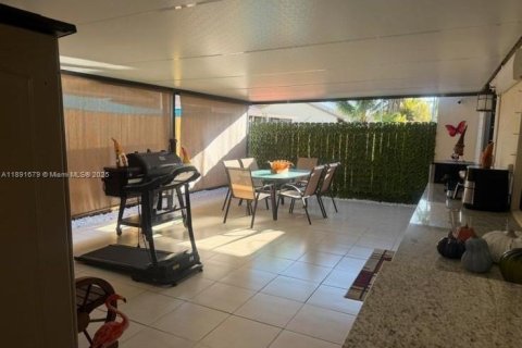 Townhouse in Homestead, Florida 2 bedrooms, 80.64 sq.m. № 1943711 - photo 30