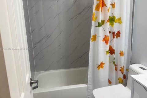 Townhouse in Homestead, Florida 2 bedrooms, 80.64 sq.m. № 1943711 - photo 19