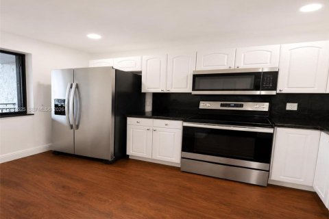 Condo in Weston, Florida, 2 bedrooms  № 2248294 - photo 7