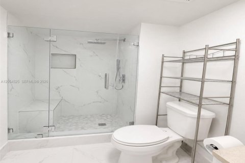 Condo in Weston, Florida, 2 bedrooms  № 2248294 - photo 14