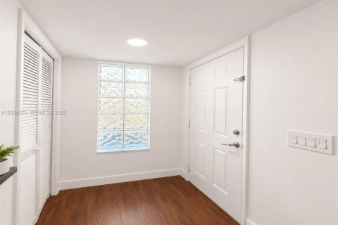 Condo in Weston, Florida, 2 bedrooms  № 2248294 - photo 3
