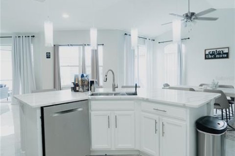 Casa en alquiler en Davenport, Florida, 5 dormitorios, 242.57 m2 № 1894538 - foto 10