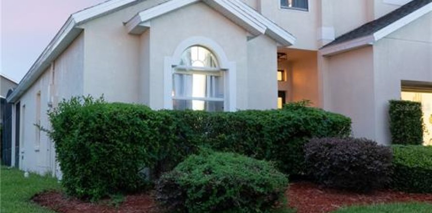 Casa en Davenport, Florida 5 dormitorios, 242.57 m2 № 1894538