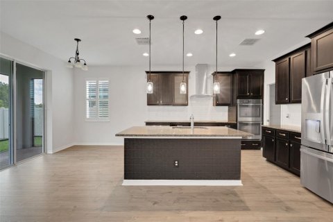 House in Tampa, Florida 4 bedrooms, 246.47 sq.m. № 1761117 - photo 5