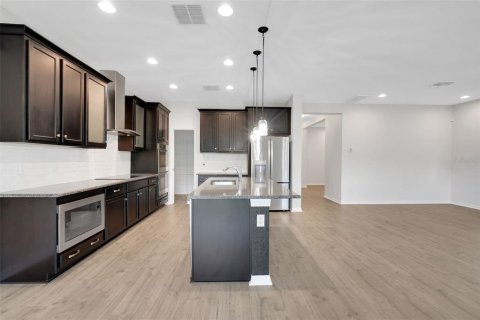 House in Tampa, Florida 4 bedrooms, 246.47 sq.m. № 1761117 - photo 6