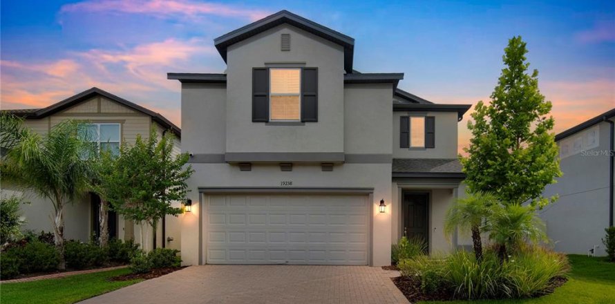 House in Tampa, Florida 4 bedrooms, 246.47 sq.m. № 1761117