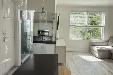 Купить кондоминиум в Корал-Гейблс, Флорида 25.55м2, № 2037839 - фото 3