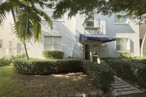 Студия в кондо в Корал-Гейблс, Флорида № 2037839