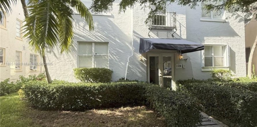 Студия в кондо в Корал-Гейблс, Флорида № 2037839