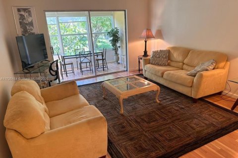 Condo in Lauderdale Lakes, Florida, 2 bedrooms  № 2059696 - photo 4