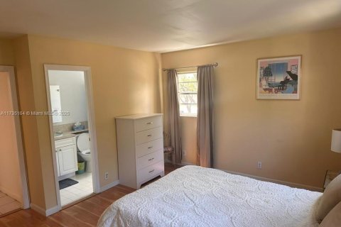 Condo in Lauderdale Lakes, Florida, 2 bedrooms  № 2059696 - photo 7