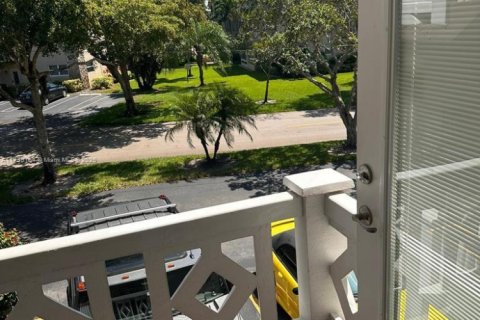 Condo in Lauderdale Lakes, Florida, 2 bedrooms  № 2059696 - photo 14