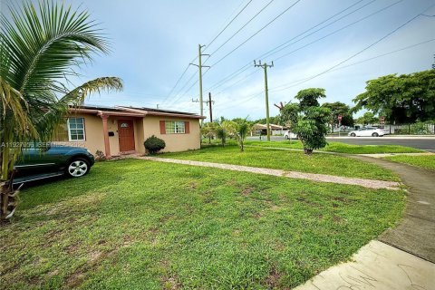 Купить виллу или дом в Майами-Гарденс, Флорида 3 спальни, 127.09м2, № 1988196 - фото 22