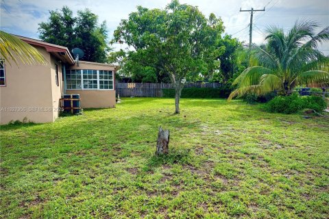 Купить виллу или дом в Майами-Гарденс, Флорида 3 спальни, 127.09м2, № 1988196 - фото 19