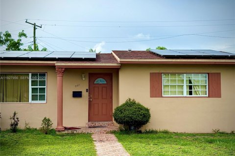 Купить виллу или дом в Майами-Гарденс, Флорида 3 спальни, 127.09м2, № 1988196 - фото 1