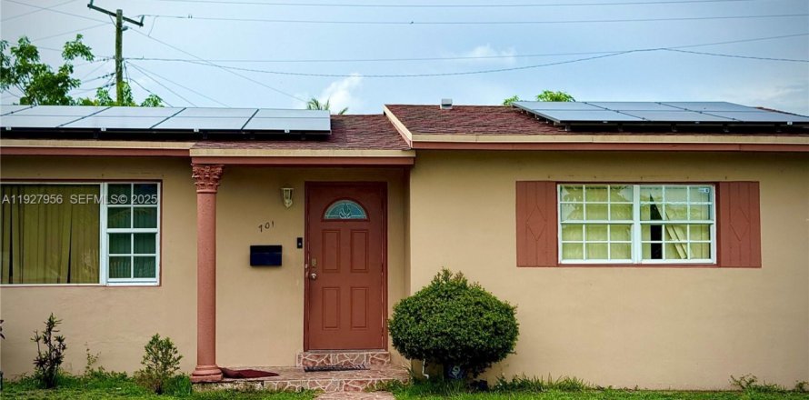 Дом в Майами-Гарденс, Флорида 3 спальни, 127.09м2 № 1988196