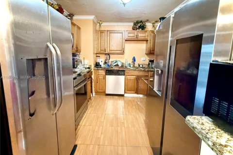 Купить виллу или дом в Майами-Гарденс, Флорида 3 спальни, 127.09м2, № 1988196 - фото 8