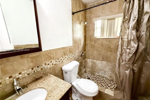 Купить виллу или дом в Майами-Гарденс, Флорида 3 спальни, 127.09м2, № 1988196 - фото 14