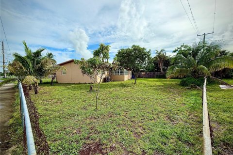 Купить виллу или дом в Майами-Гарденс, Флорида 3 спальни, 127.09м2, № 1988196 - фото 18