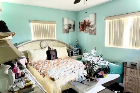 Купить виллу или дом в Майами-Гарденс, Флорида 3 спальни, 127.09м2, № 1988196 - фото 12