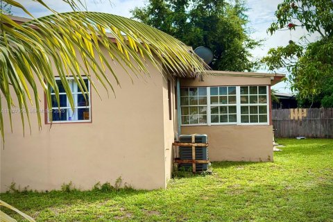 Купить виллу или дом в Майами-Гарденс, Флорида 3 спальни, 127.09м2, № 1988196 - фото 20