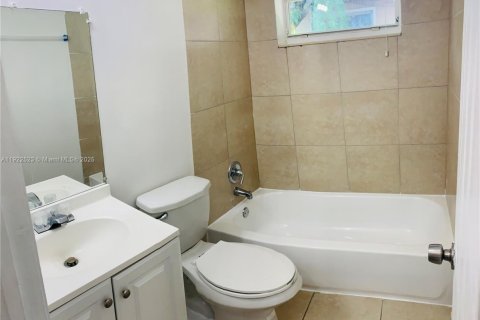 Снять в аренду квартиру в Майами, Флорида 29.73м2, № 1977083 - фото 6