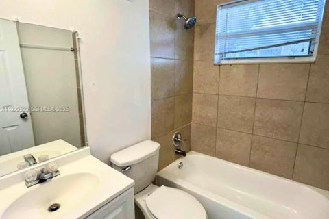 Снять в аренду квартиру в Майами, Флорида 29.73м2, № 1977083 - фото 7