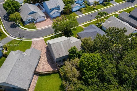 Casa en venta en Sunrise, Florida, 4 dormitorios, 174.28 m2 № 2074496 - foto 29