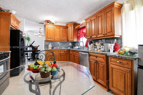 Casa en venta en Sunrise, Florida, 4 dormitorios, 174.28 m2 № 2074496 - foto 8