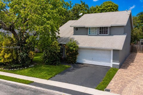 Casa en Sunrise, Florida 4 dormitorios, 174.28 m2 № 2074496