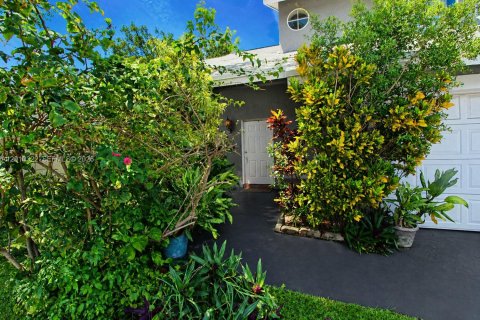Casa en venta en Sunrise, Florida, 4 dormitorios, 174.28 m2 № 2074496 - foto 3