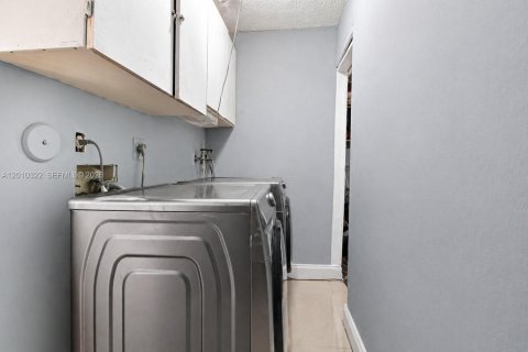 Casa en venta en Sunrise, Florida, 4 dormitorios, 174.28 m2 № 2074496 - foto 21