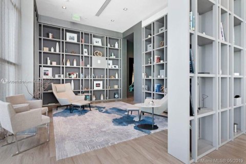 Condo in Miami, Florida, 2 bedrooms  № 1926173 - photo 27