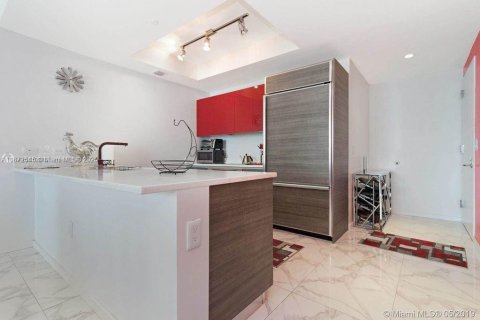 Condo in Miami, Florida, 2 bedrooms  № 1926173 - photo 8