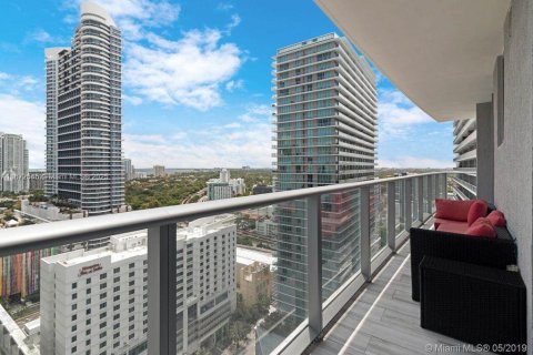 Condo in Miami, Florida, 2 bedrooms  № 1926173 - photo 11