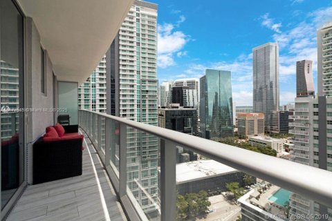 Condo in Miami, Florida, 2 bedrooms  № 1926173 - photo 12