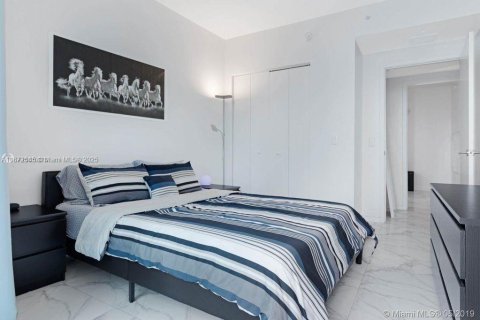 Condo in Miami, Florida, 2 bedrooms  № 1926173 - photo 14