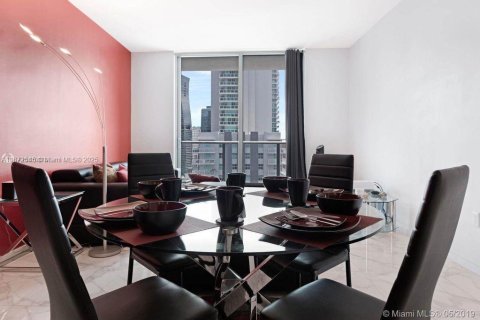 Condo in Miami, Florida, 2 bedrooms  № 1926173 - photo 5
