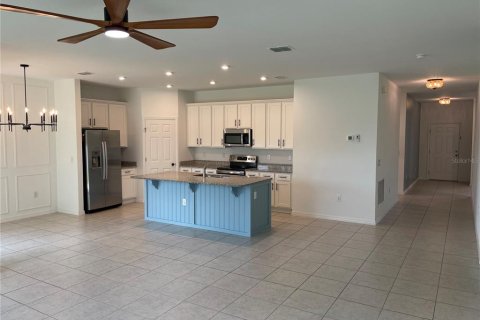 House in Eagle Lake, Florida 4 bedrooms, 168.71 sq.m. № 2285229 - photo 5