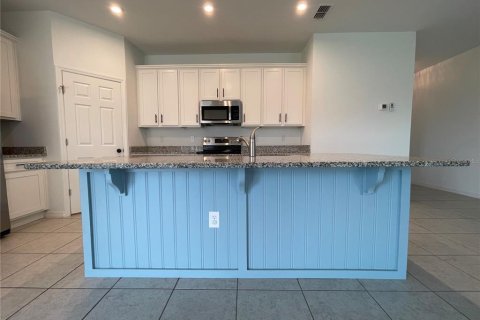 House in Eagle Lake, Florida 4 bedrooms, 168.71 sq.m. № 2285229 - photo 25