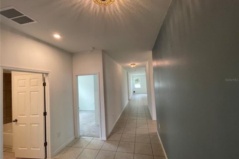 House in Eagle Lake, Florida 4 bedrooms, 168.71 sq.m. № 2285229 - photo 7