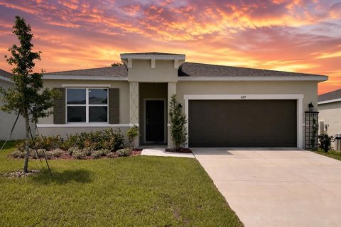 House in Eagle Lake, Florida 4 bedrooms, 168.71 sq.m. № 2285229