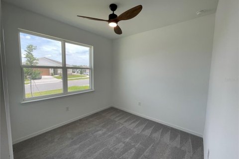House in Eagle Lake, Florida 4 bedrooms, 168.71 sq.m. № 2285229 - photo 8