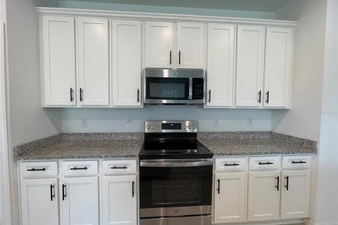 House in Eagle Lake, Florida 4 bedrooms, 168.71 sq.m. № 2285229 - photo 29