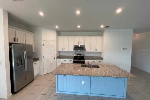 House in Eagle Lake, Florida 4 bedrooms, 168.71 sq.m. № 2285229 - photo 24