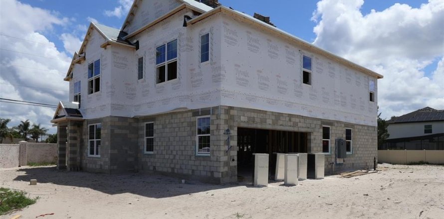 House in Oviedo, Florida 5 bedrooms, 434.13 sq.m. № 2099880